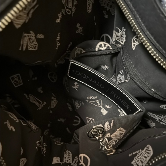 Black Patent Leather Donald J Pliner Women's Bag - Picture 4 of 5